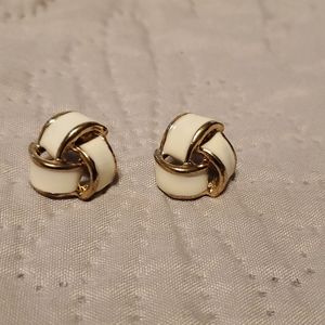 Beautiful knot earrings